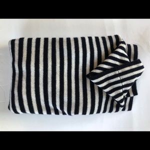 Vince 100% cashmere turtleneck sweater size L